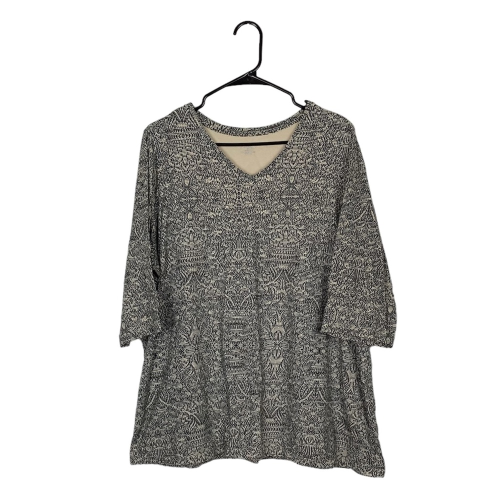 Catherines patterned half sleeve v neck top size 1x or 19/20W